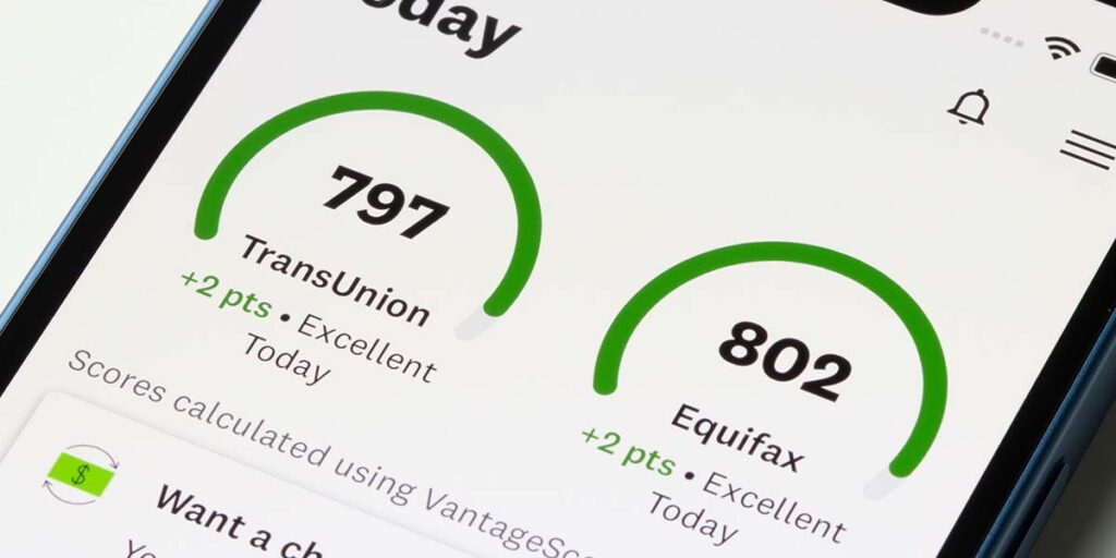 How to Build Your Credit from Scratch as a Canadian Immigrant: Credit score displayed in a mobile app.